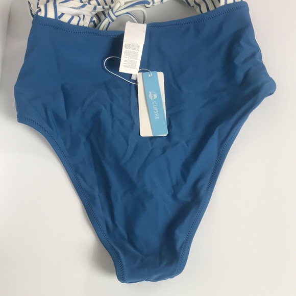 Cupshe Swim Navy Striped Twist Front One Piece Swimsuit Size Medium - Picture 5 of 11